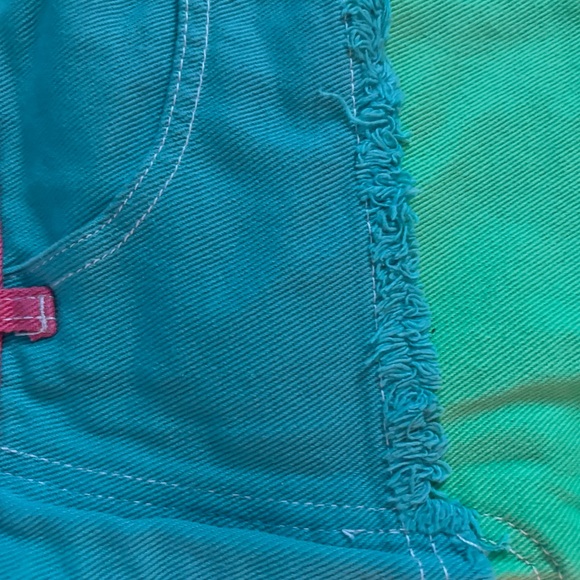 Colorblock shorts - Picture 4 of 4